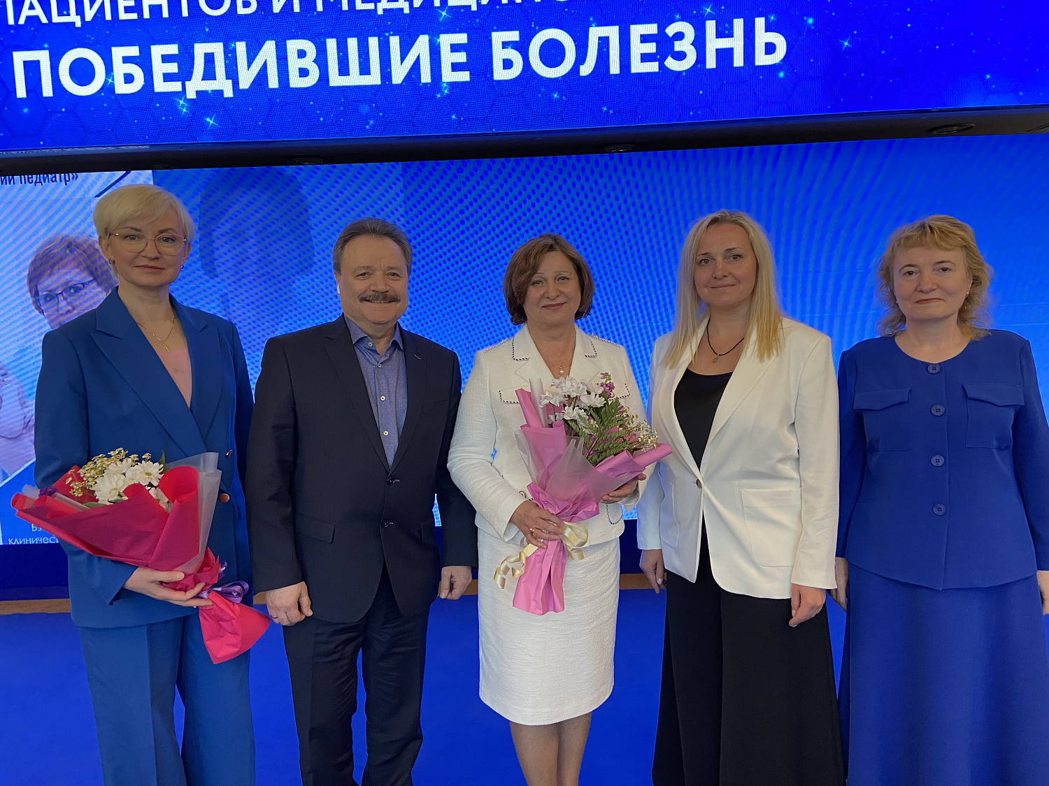 Высшей ведомственной наградой Министерства здравоохранения РФ награждена Галина Никандровна Шестакова, главный врач Сургутской окружной клинической больницы
